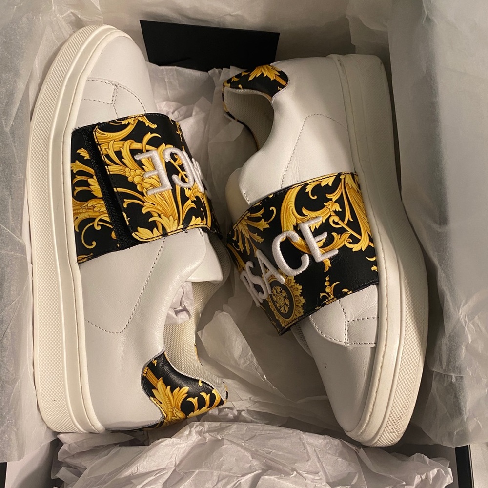 Young Versace Baroque Logo Sneakers